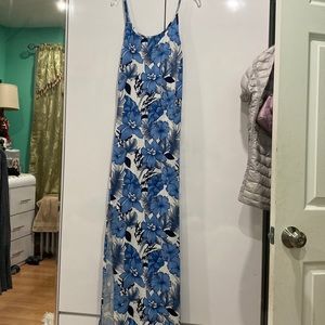 Floral maxi sundress with slit